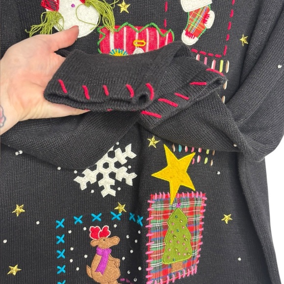 Reference Point Women’s Ugly Christmas Sweater Winter Scene Size Medium - Picture 4 of 10